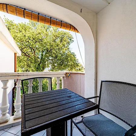 Stunning In With View *