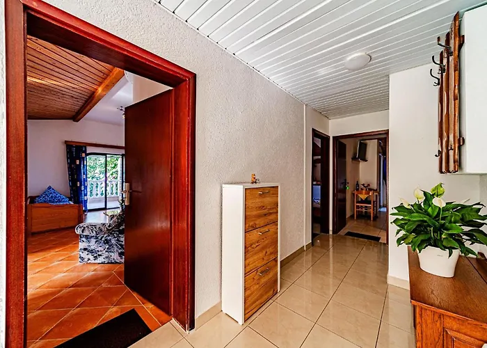 Stunning In With View * Viganj